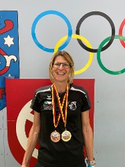 Silke Finkbeiner - Frauen 3. Platz 8,02 m; Seniorinnen 3 1. Platz 9,88 m
